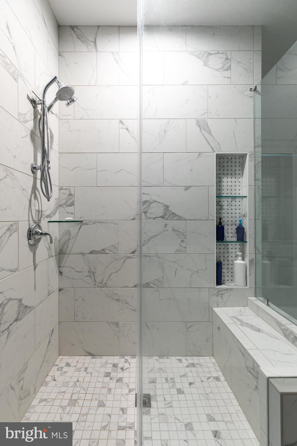 ONE LOUDOUN - Residential