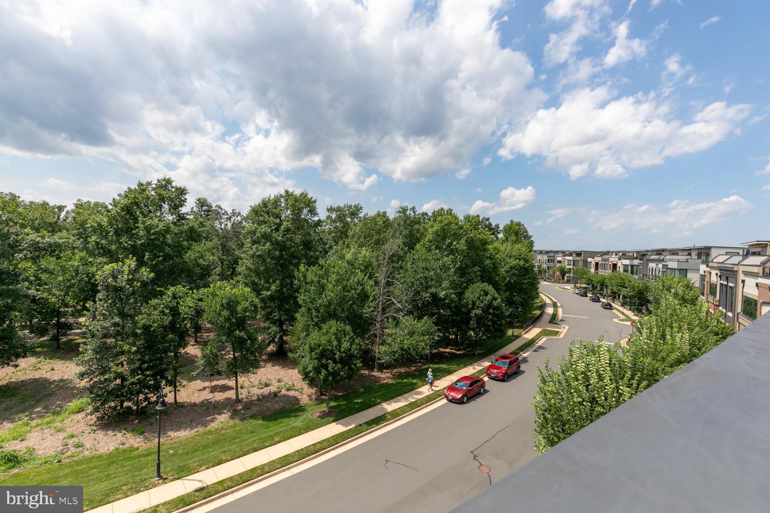ONE LOUDOUN - Residential