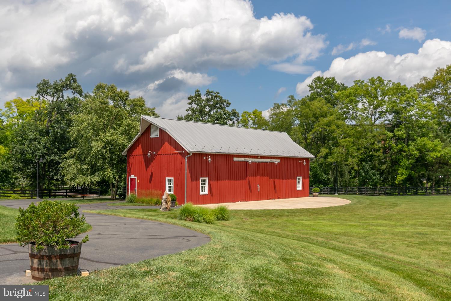 ONE LOUDOUN - Residential