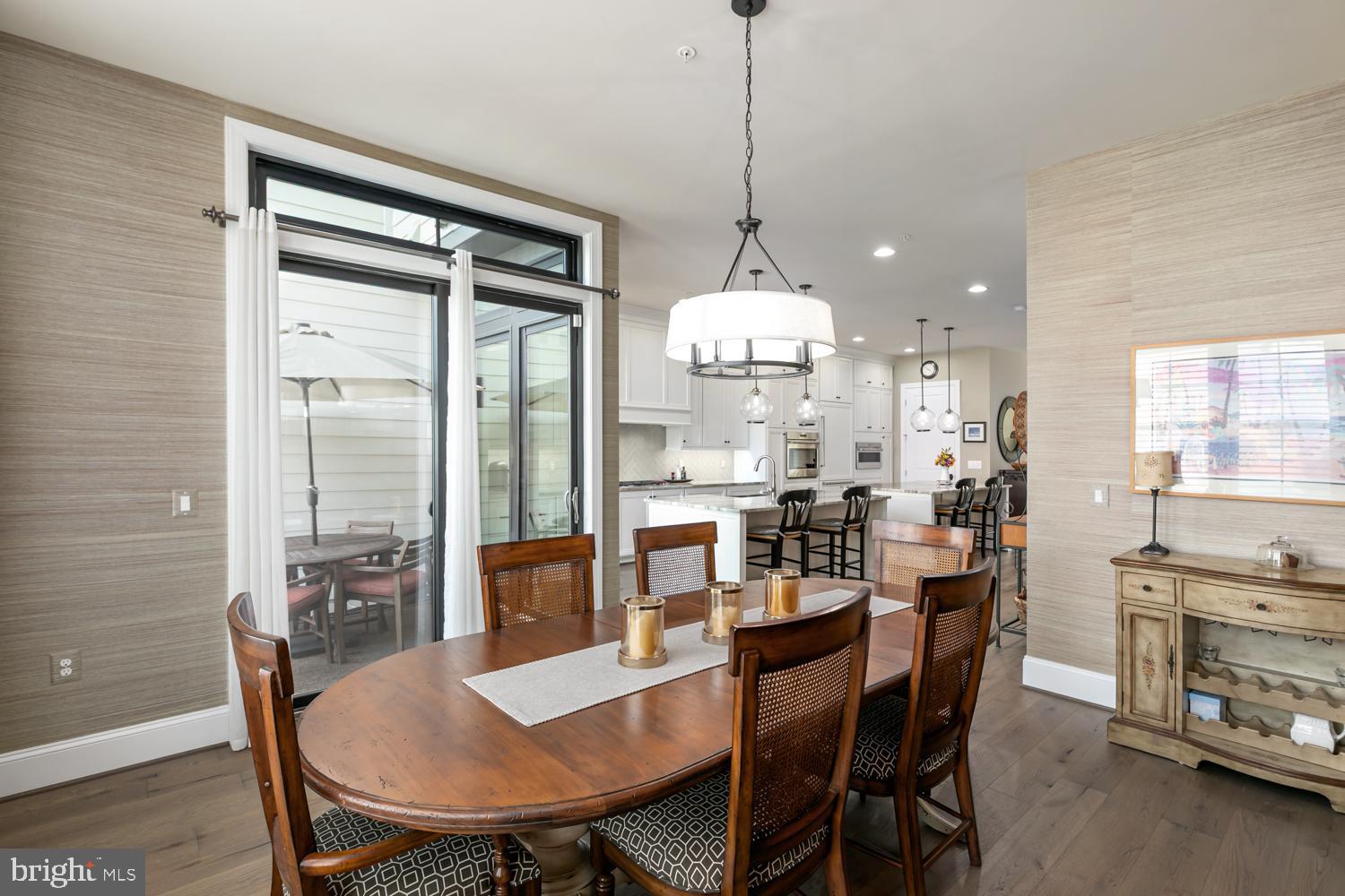 ONE LOUDOUN - Residential