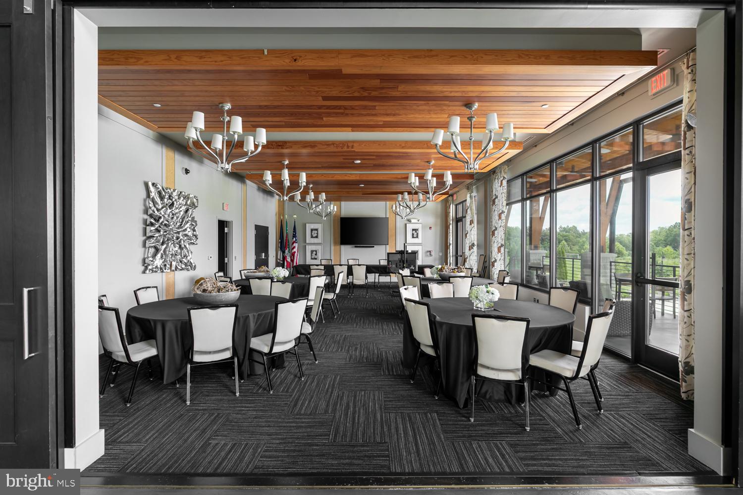 ONE LOUDOUN - Residential