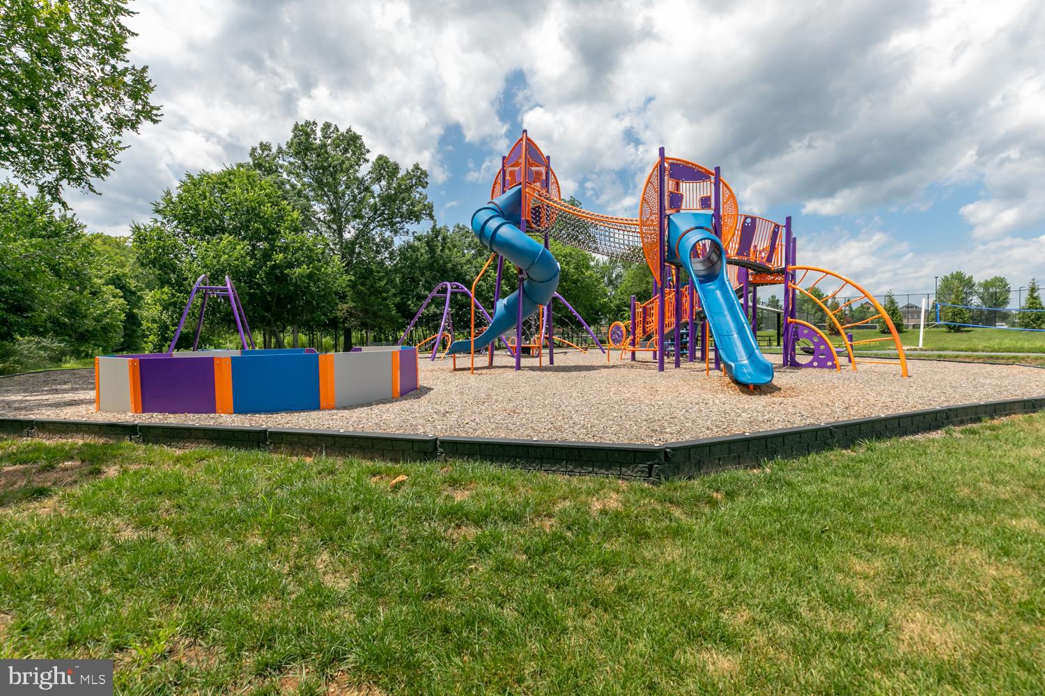 ONE LOUDOUN - Residential