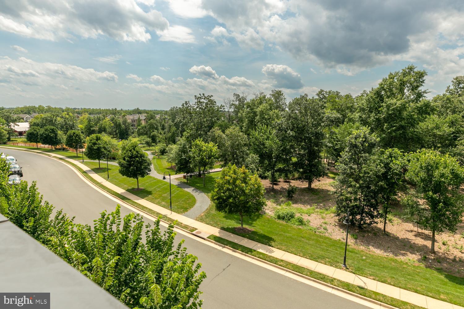 ONE LOUDOUN - Residential