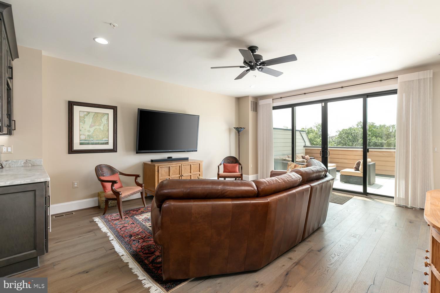 ONE LOUDOUN - Residential