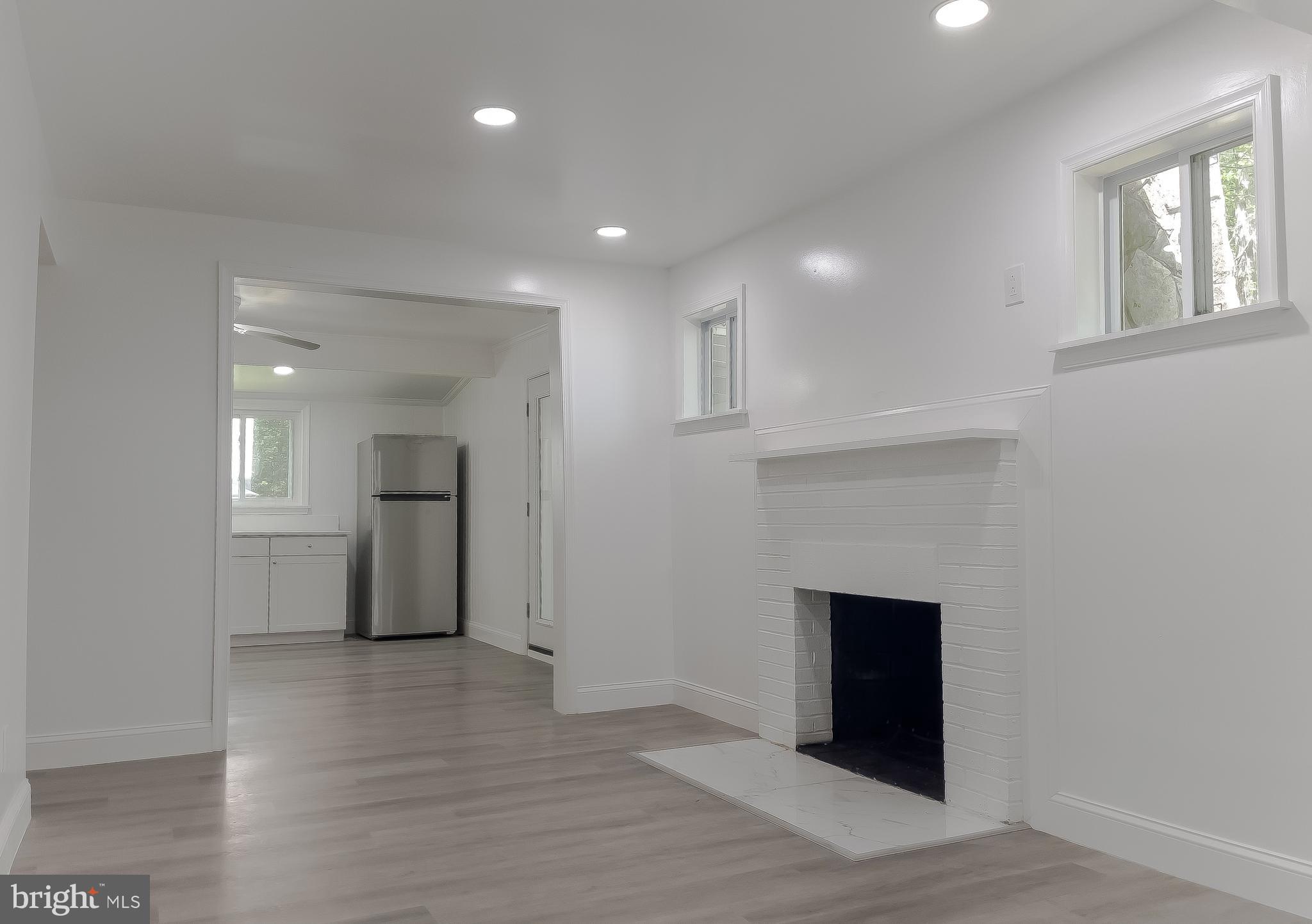 BREEZY POINT - Residential