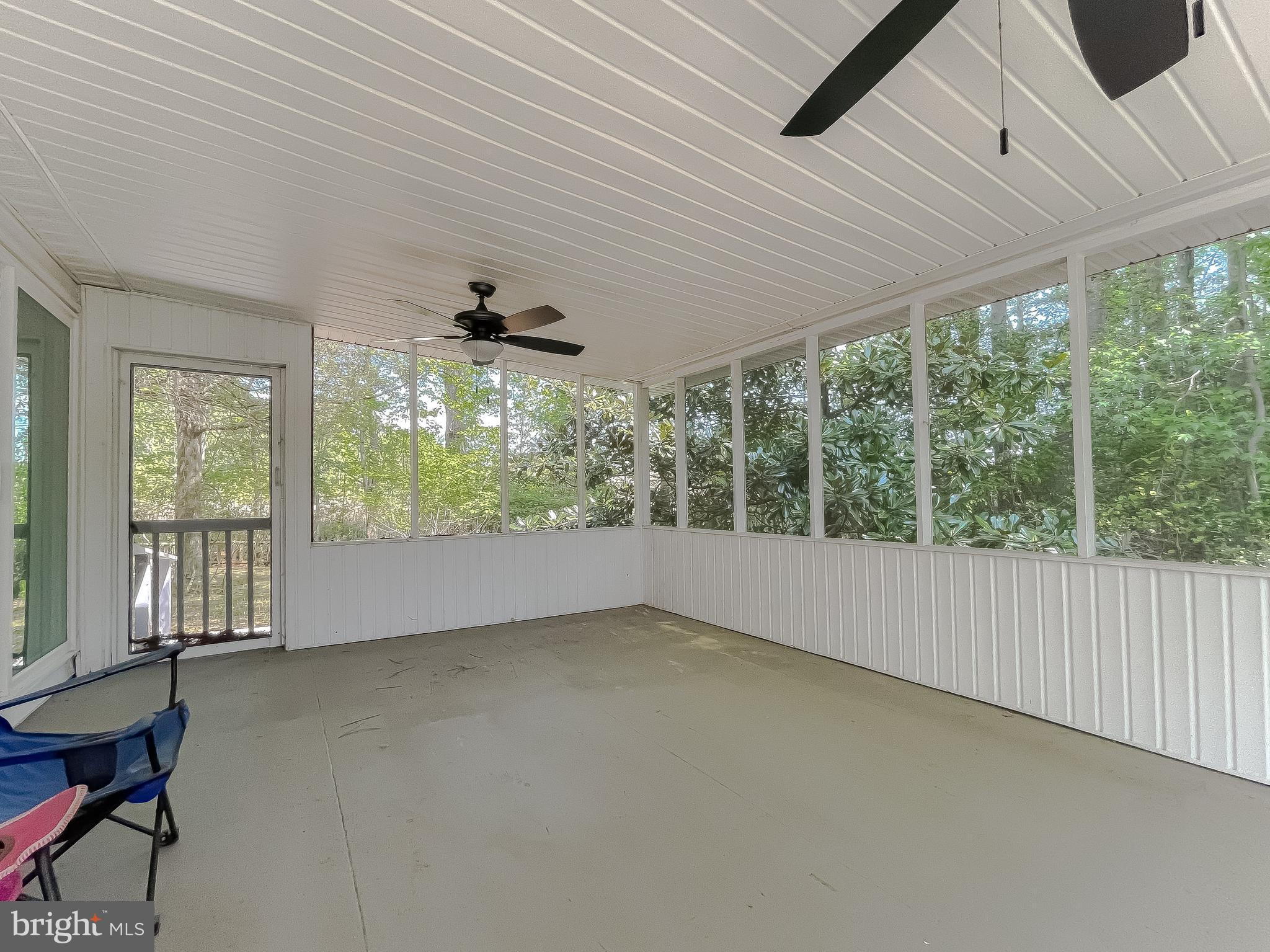 BREEZY POINT - Residential