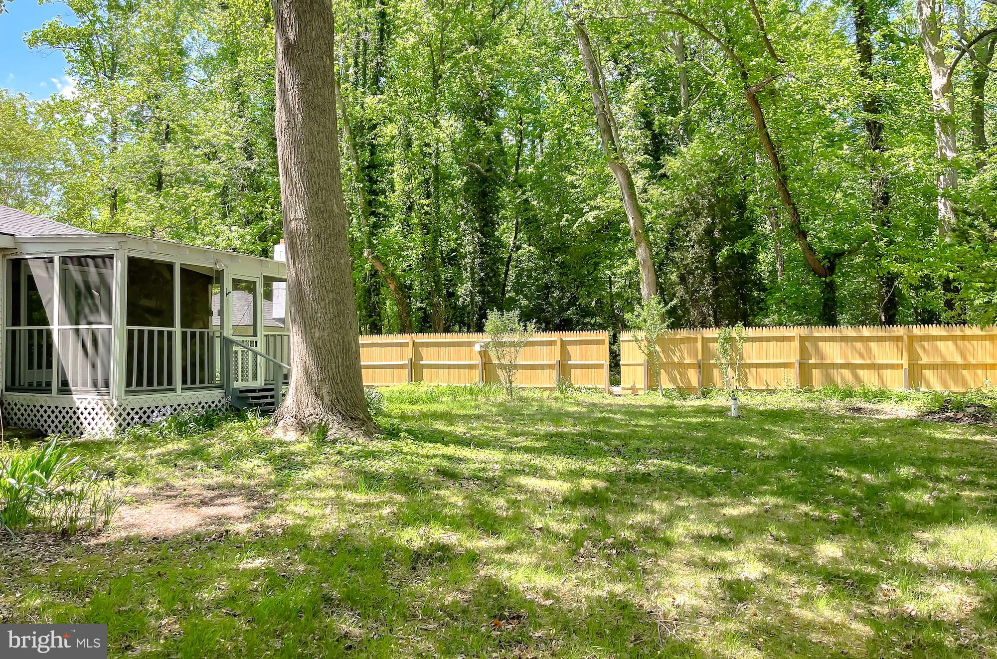 BREEZY POINT - Residential