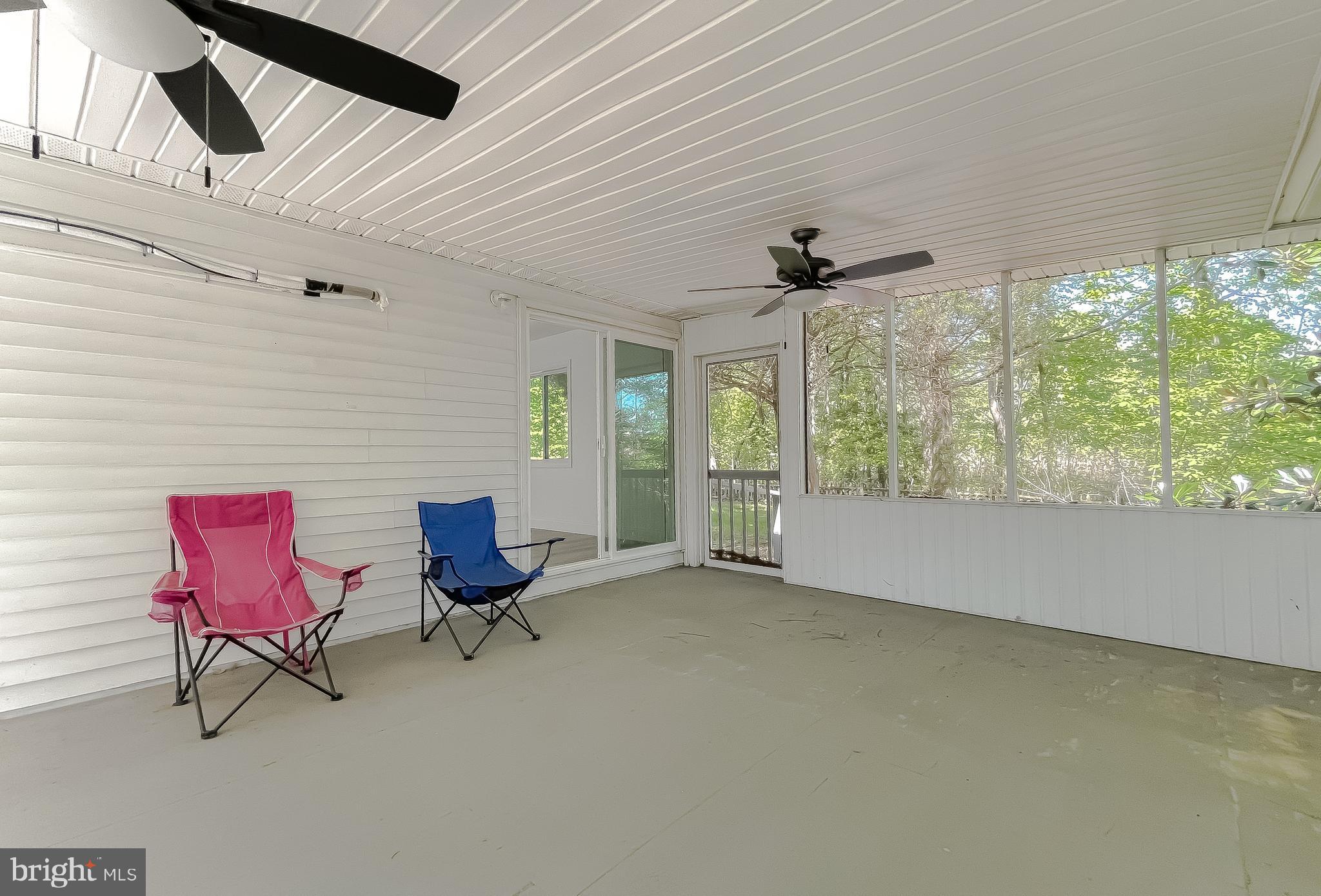 BREEZY POINT - Residential