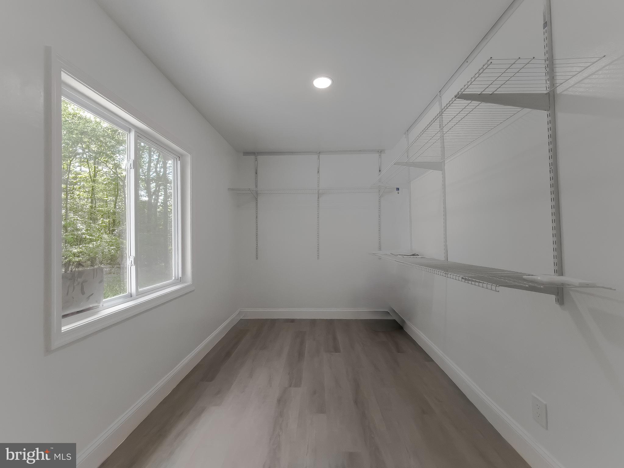 BREEZY POINT - Residential