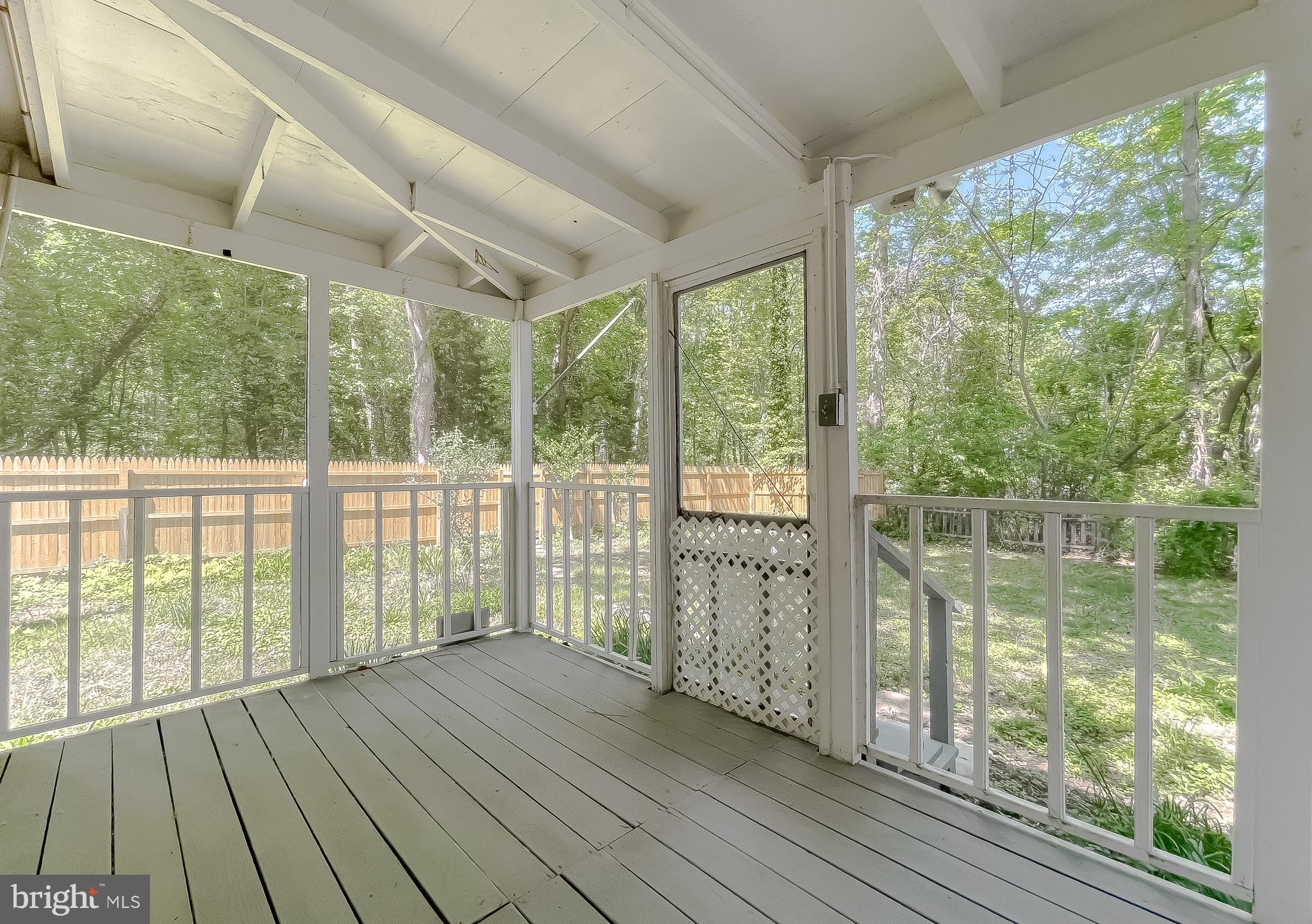 BREEZY POINT - Residential