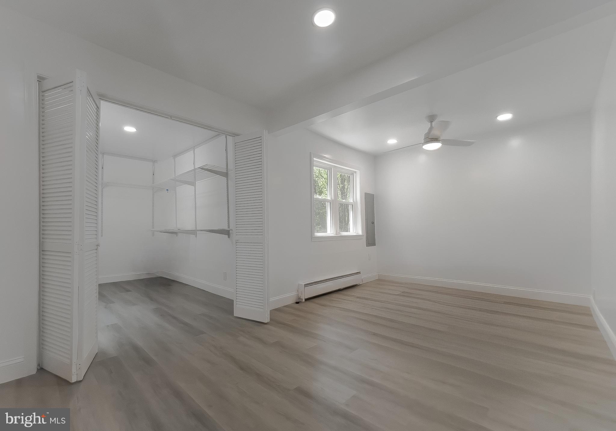 BREEZY POINT - Residential