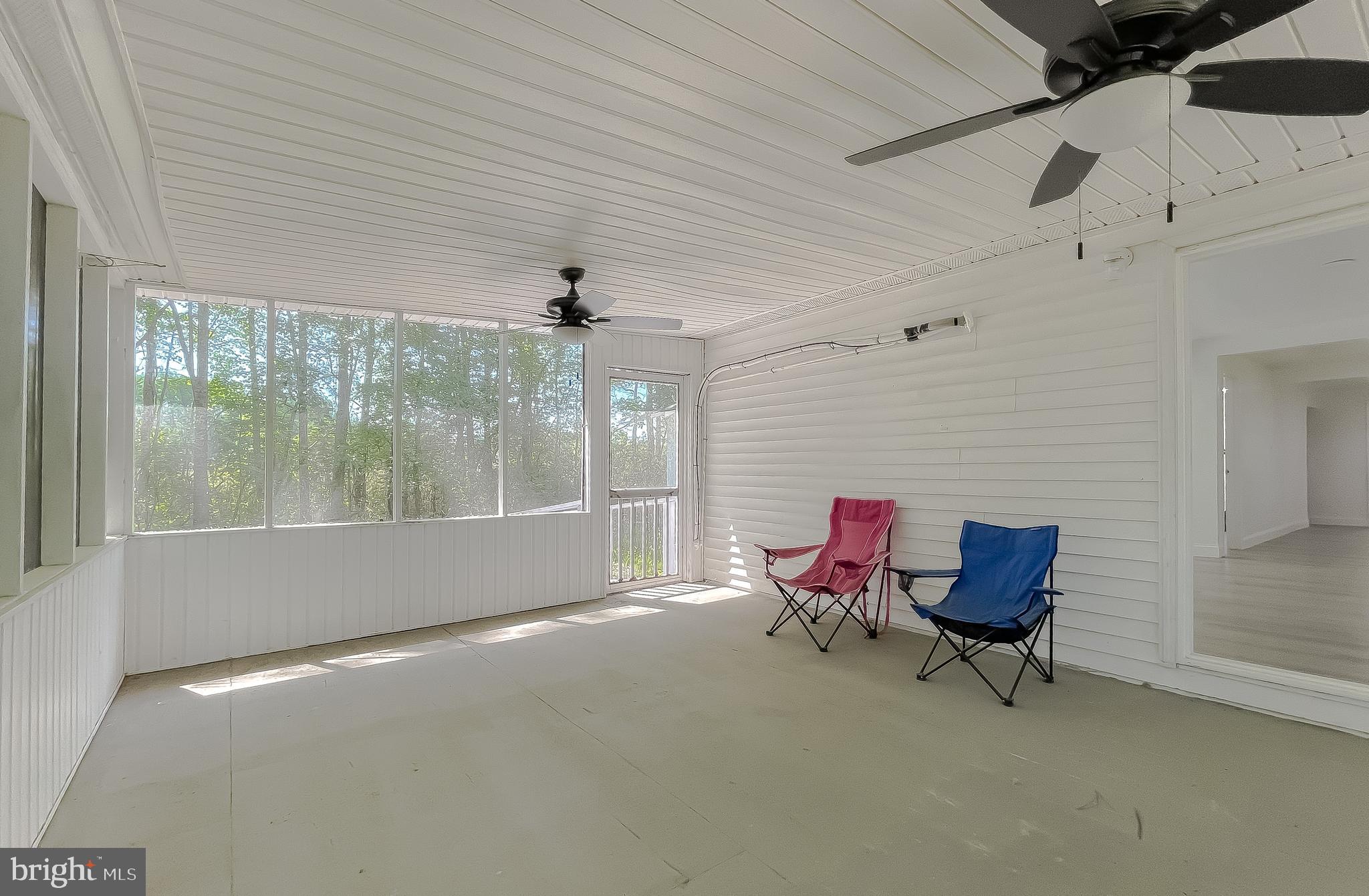 BREEZY POINT - Residential