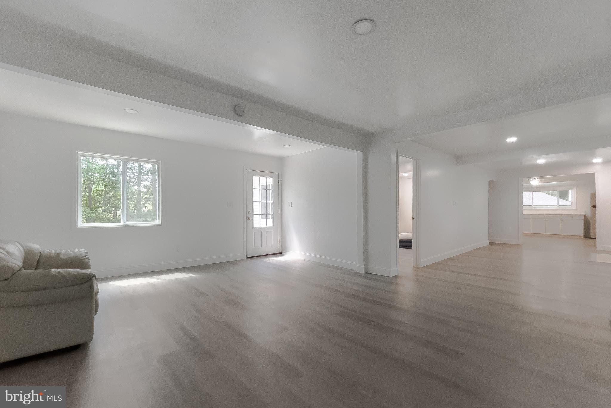 BREEZY POINT - Residential