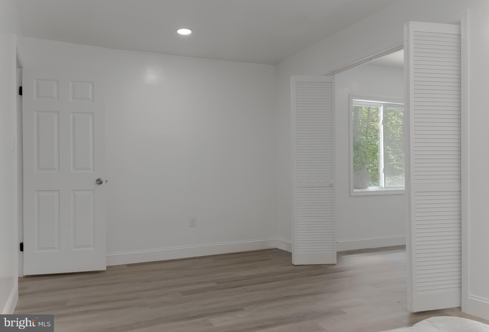 BREEZY POINT - Residential