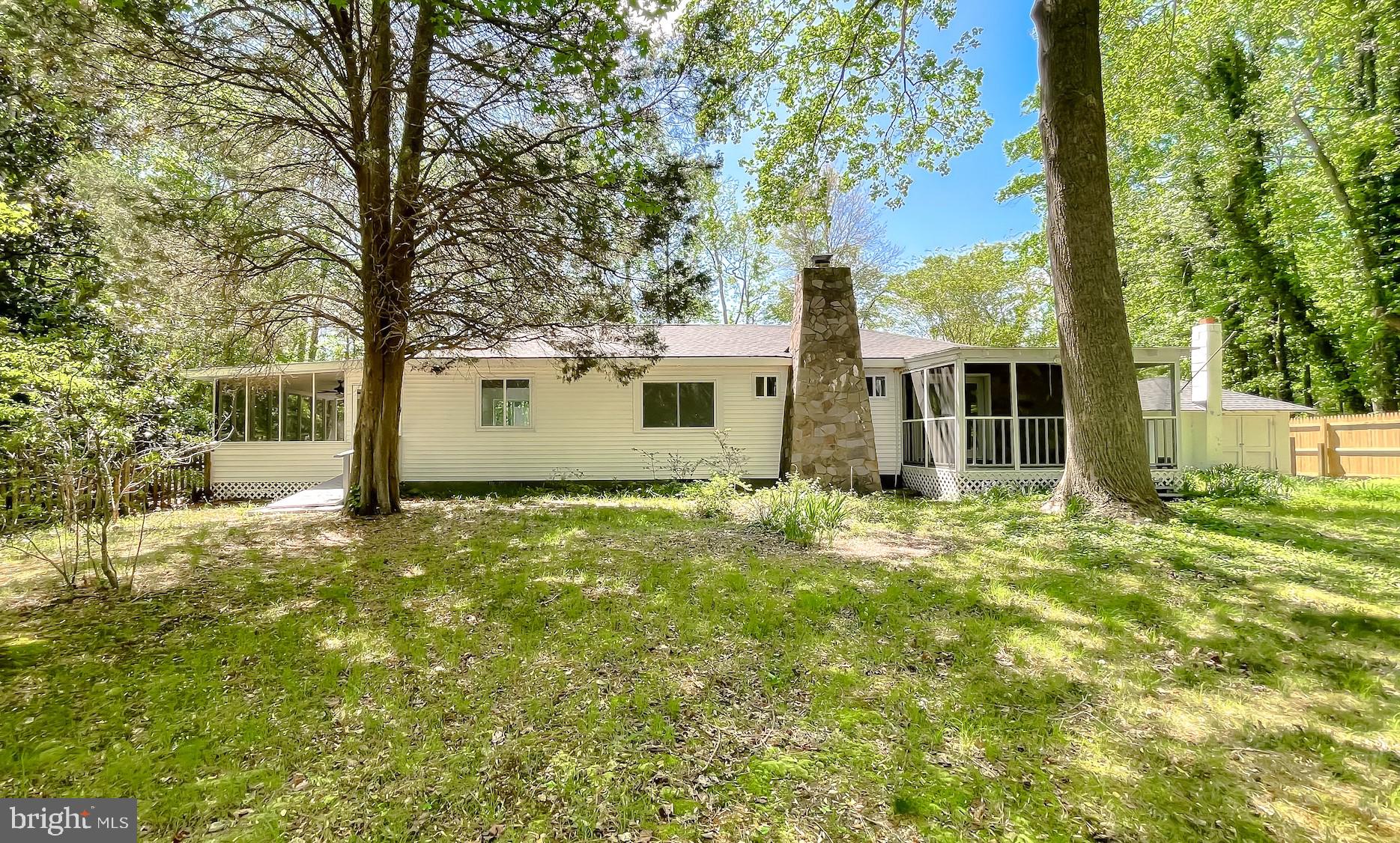 BREEZY POINT - Residential