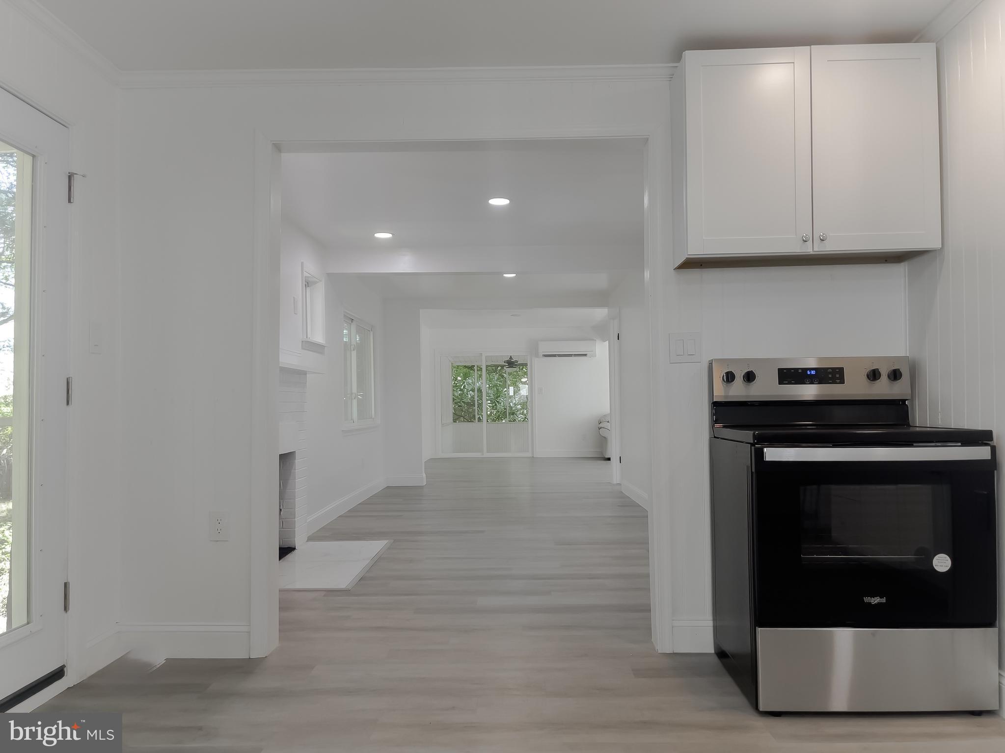 BREEZY POINT - Residential