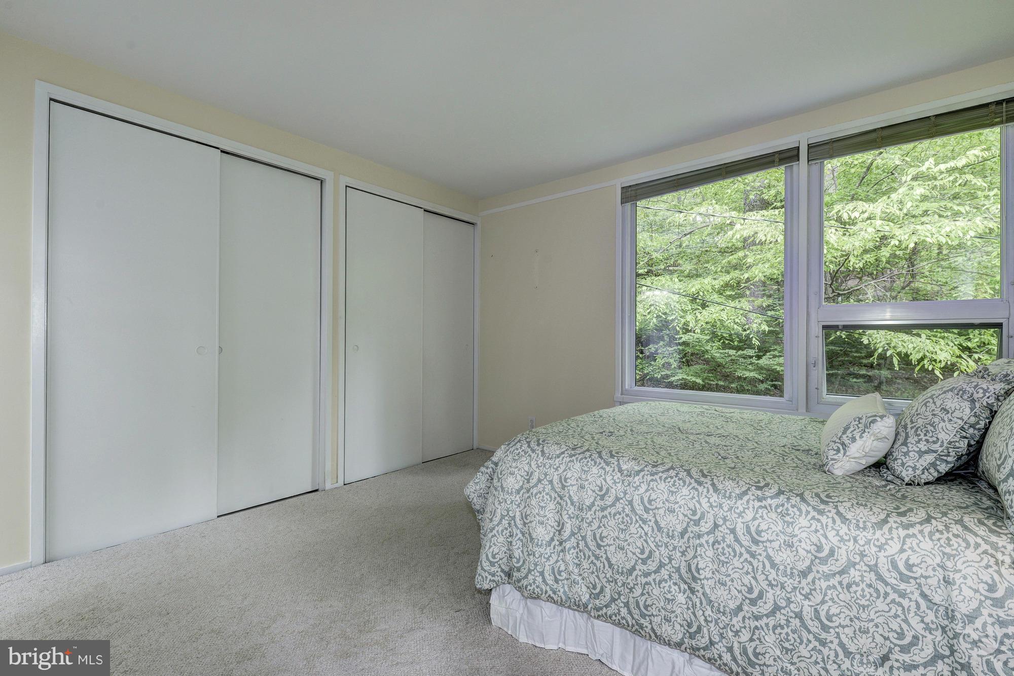 HOLLINRIDGE - Residential