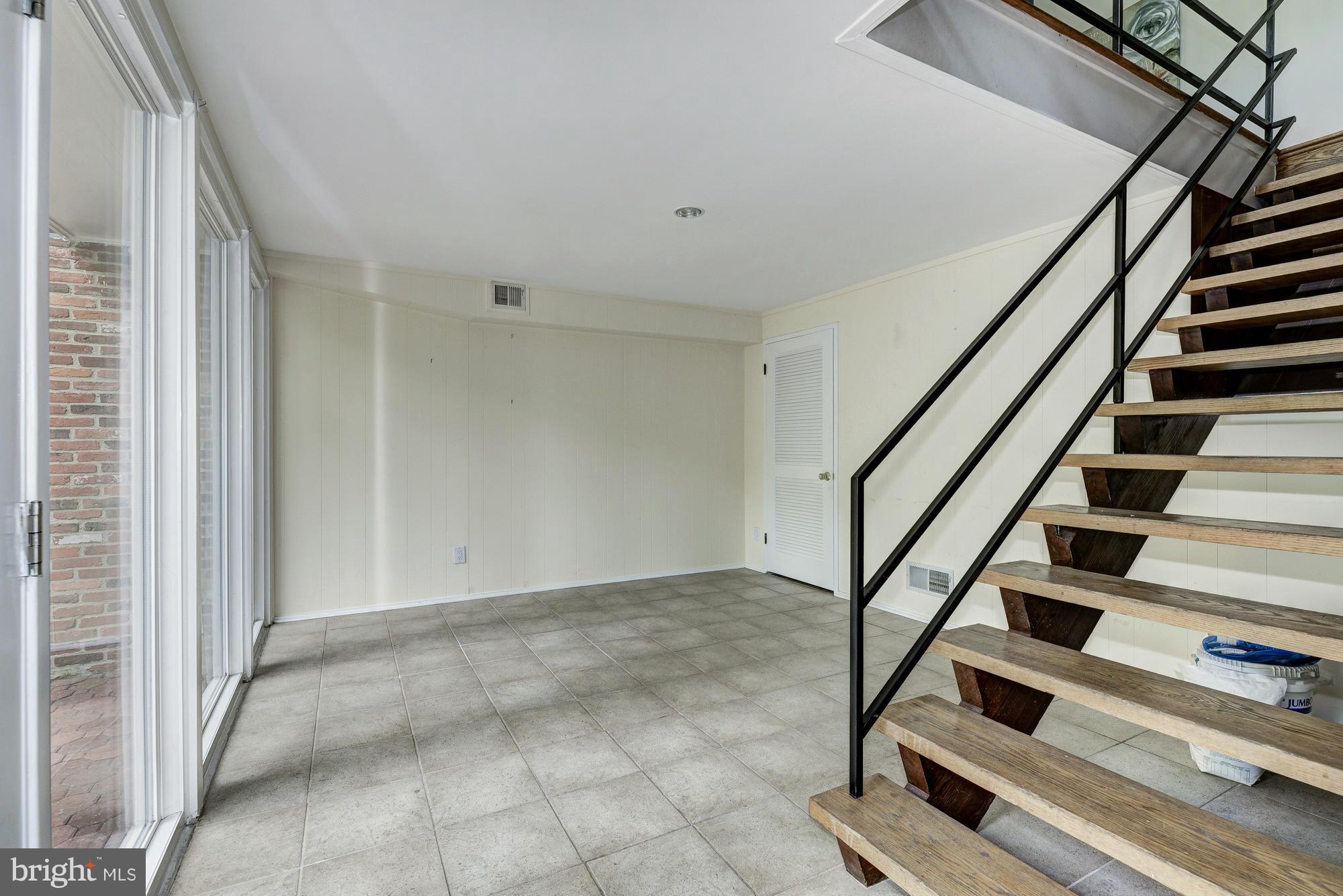 HOLLINRIDGE - Residential