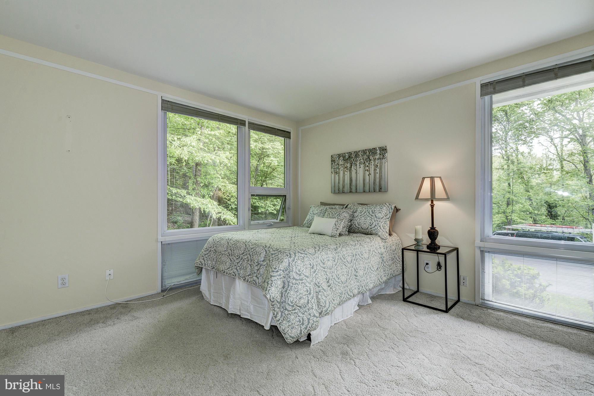 HOLLINRIDGE - Residential