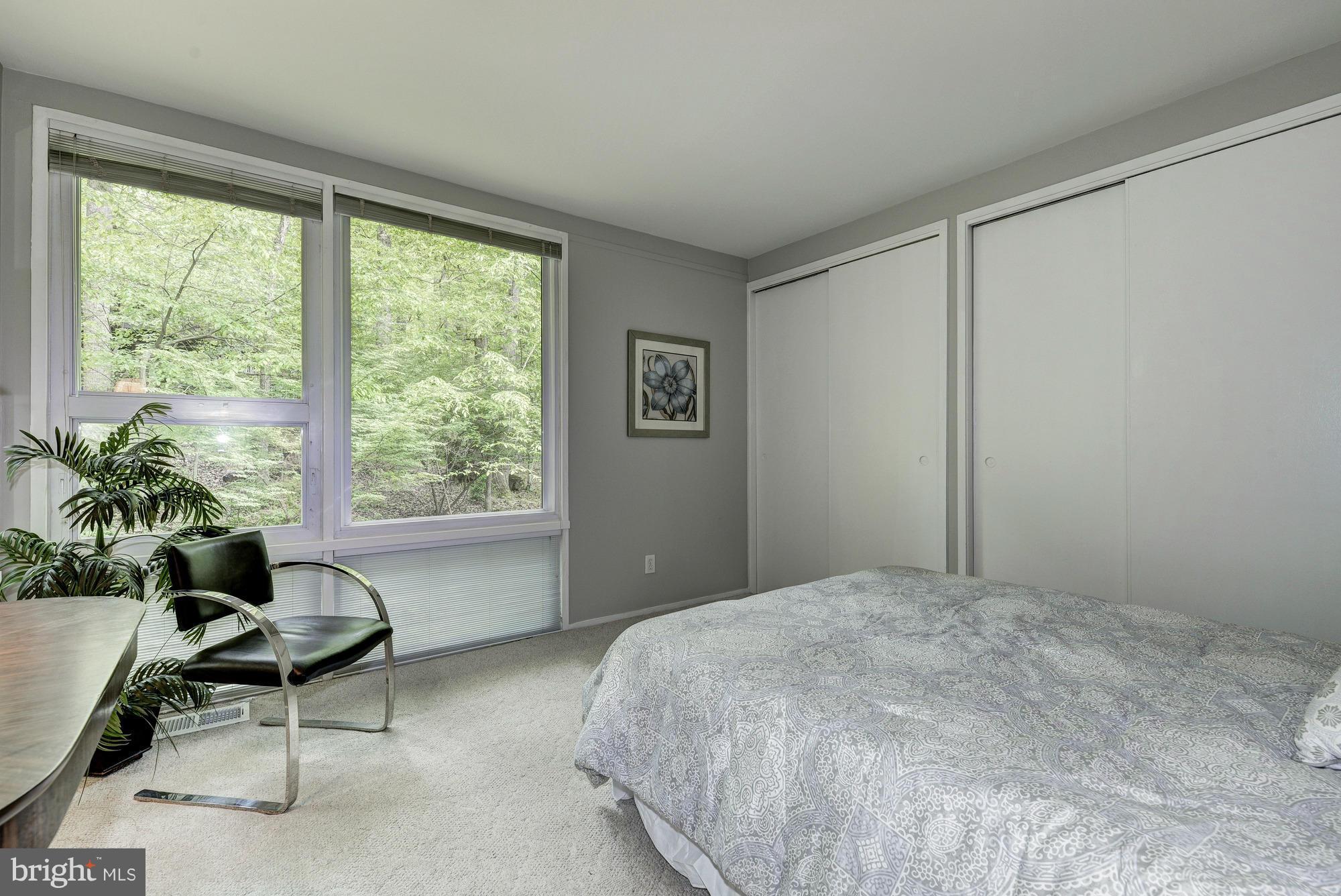 HOLLINRIDGE - Residential