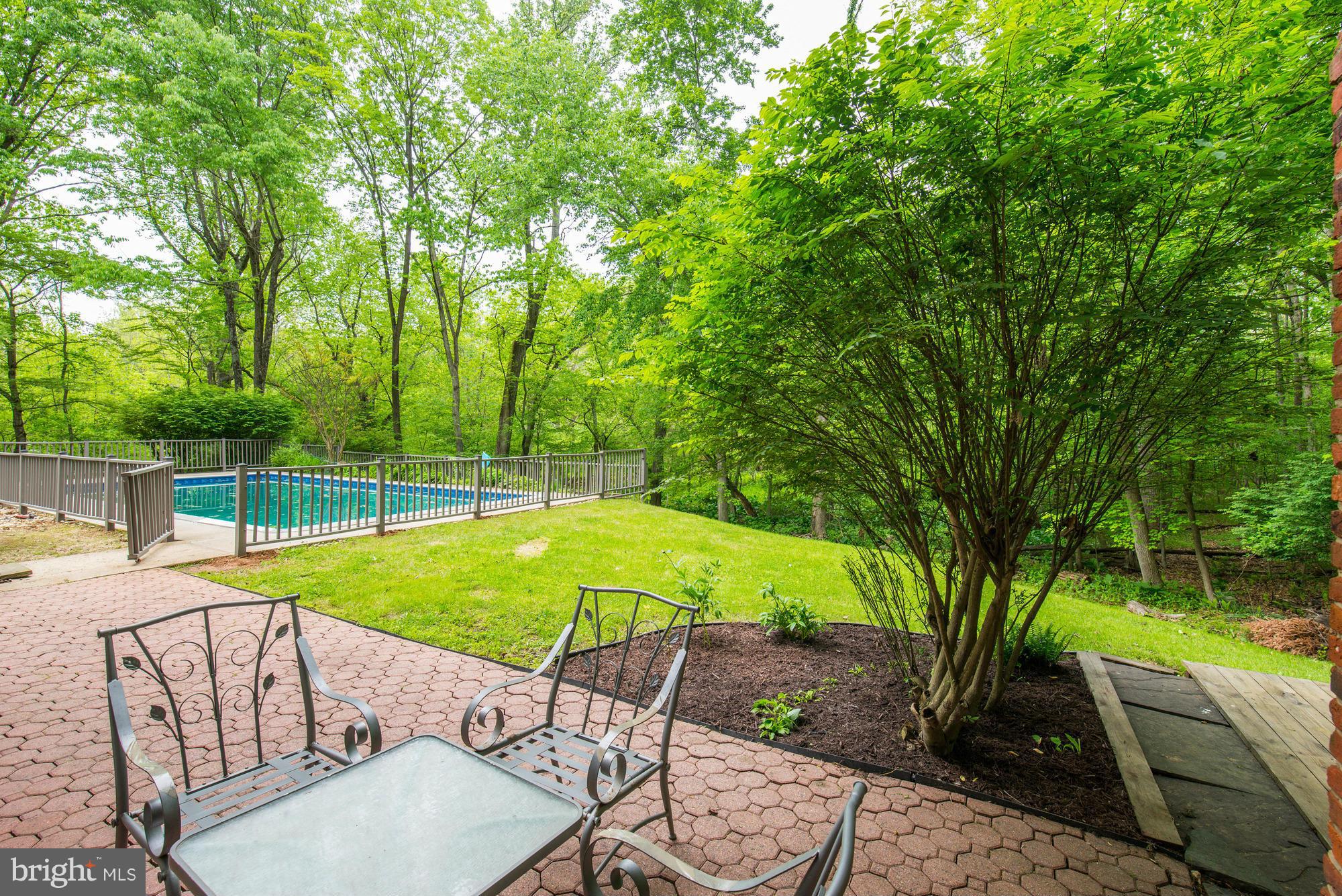 HOLLINRIDGE - Residential