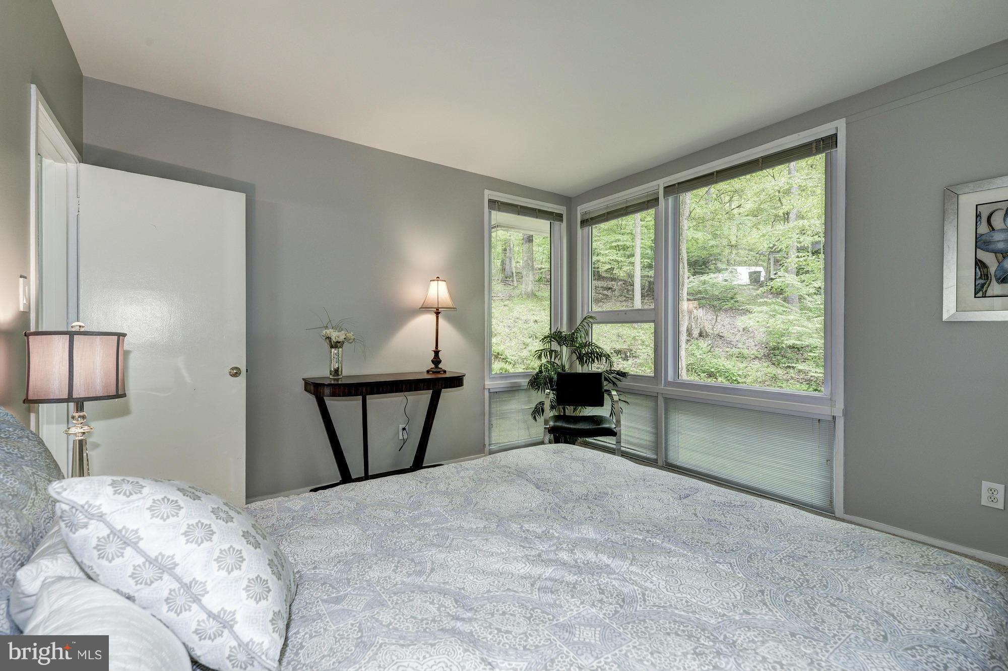 HOLLINRIDGE - Residential