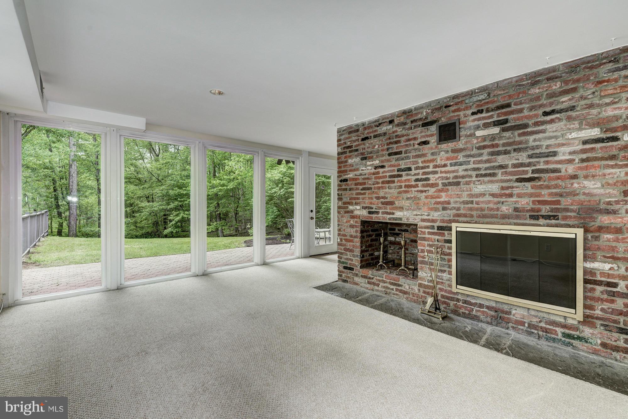 HOLLINRIDGE - Residential