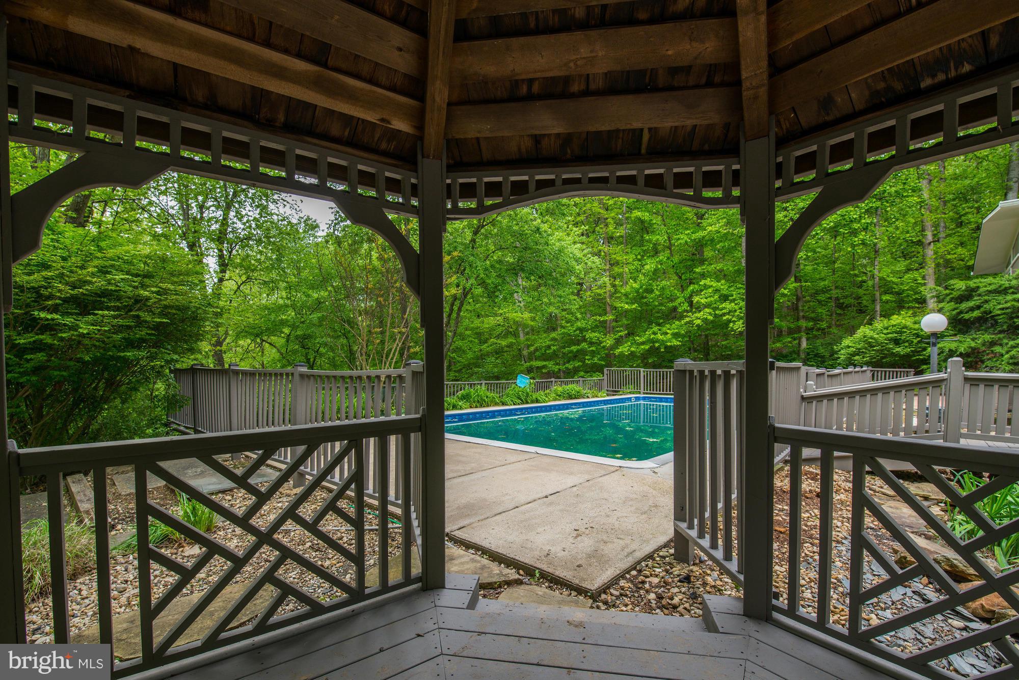 HOLLINRIDGE - Residential