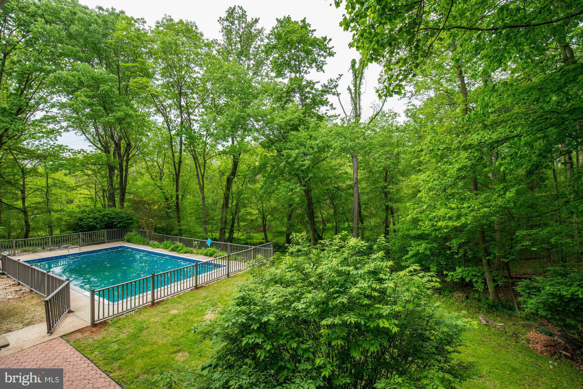 HOLLINRIDGE - Residential