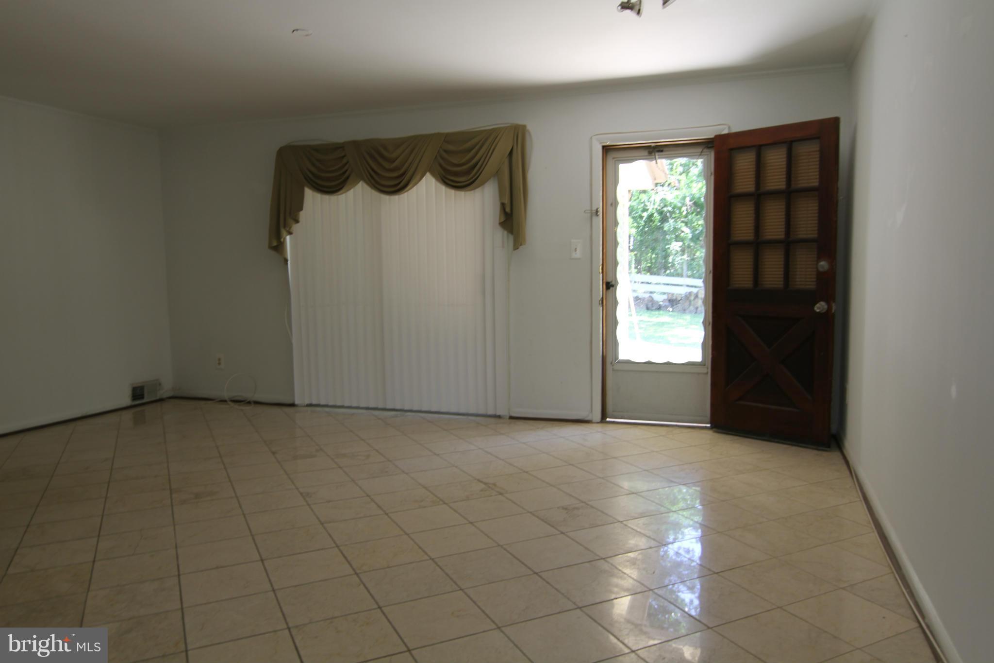 EDSALL PARK - Residential Lease