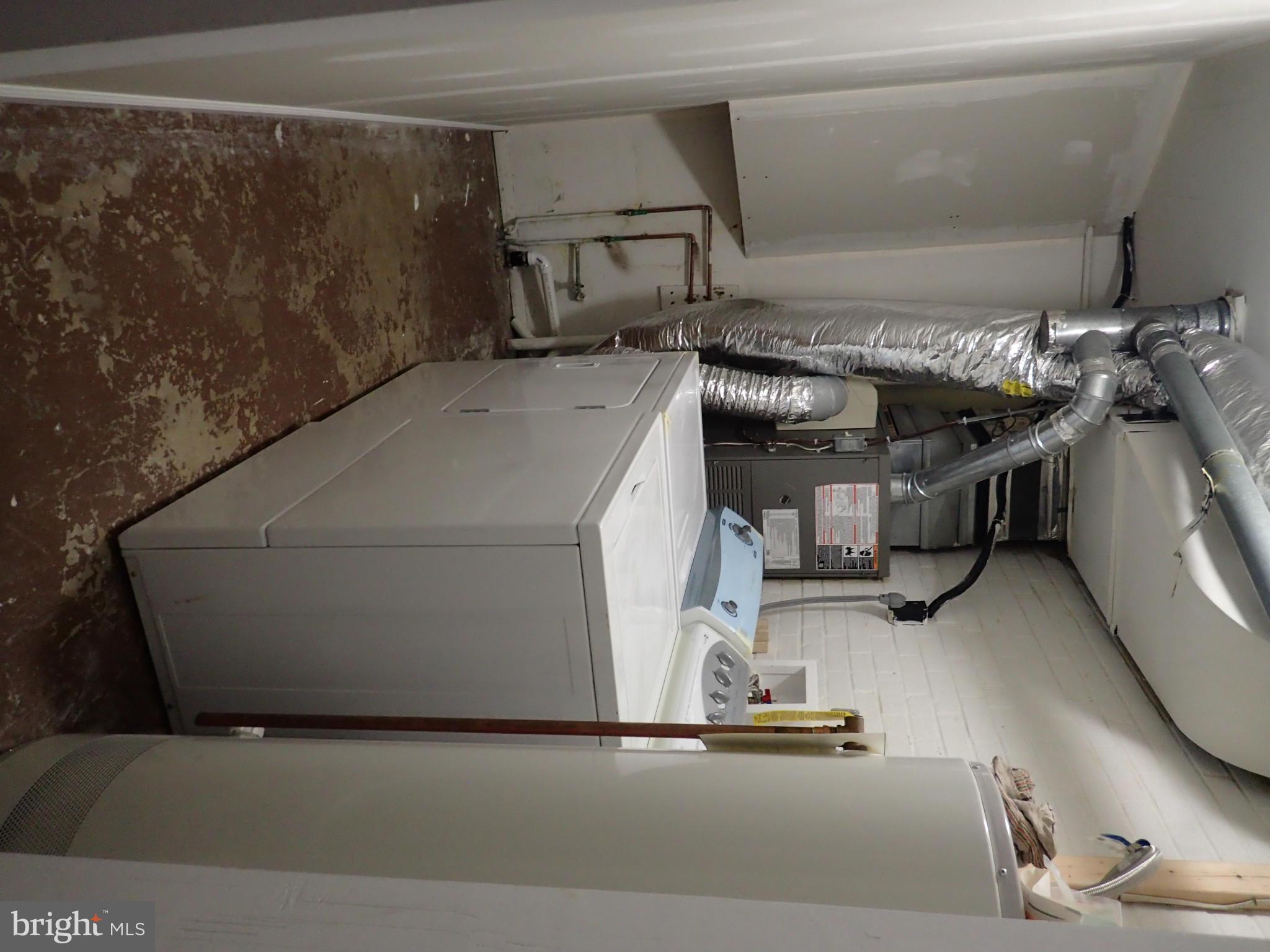 EDSALL PARK - Residential Lease