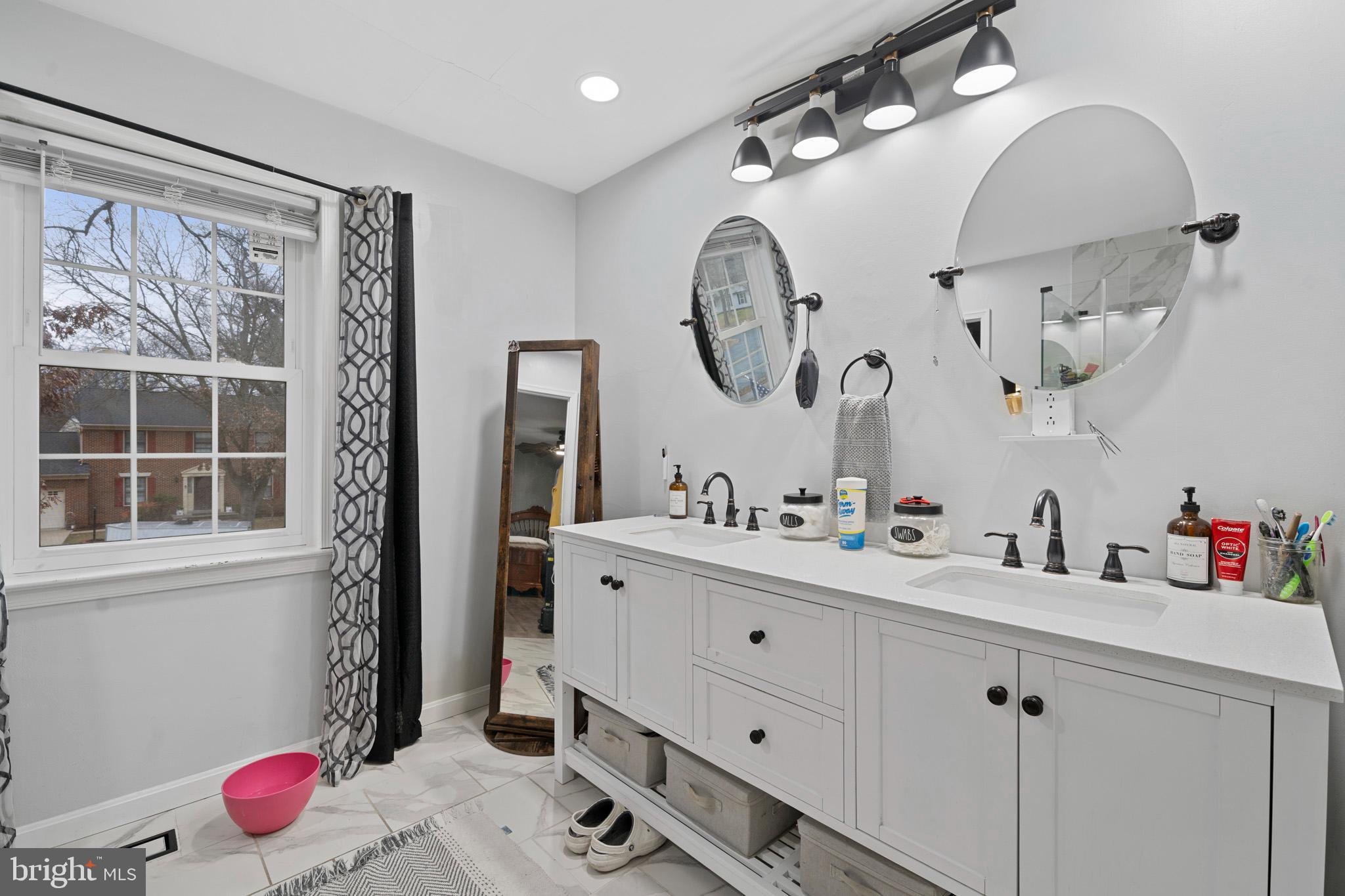 SENTRY WOODS/HUNTINGTON - Residential