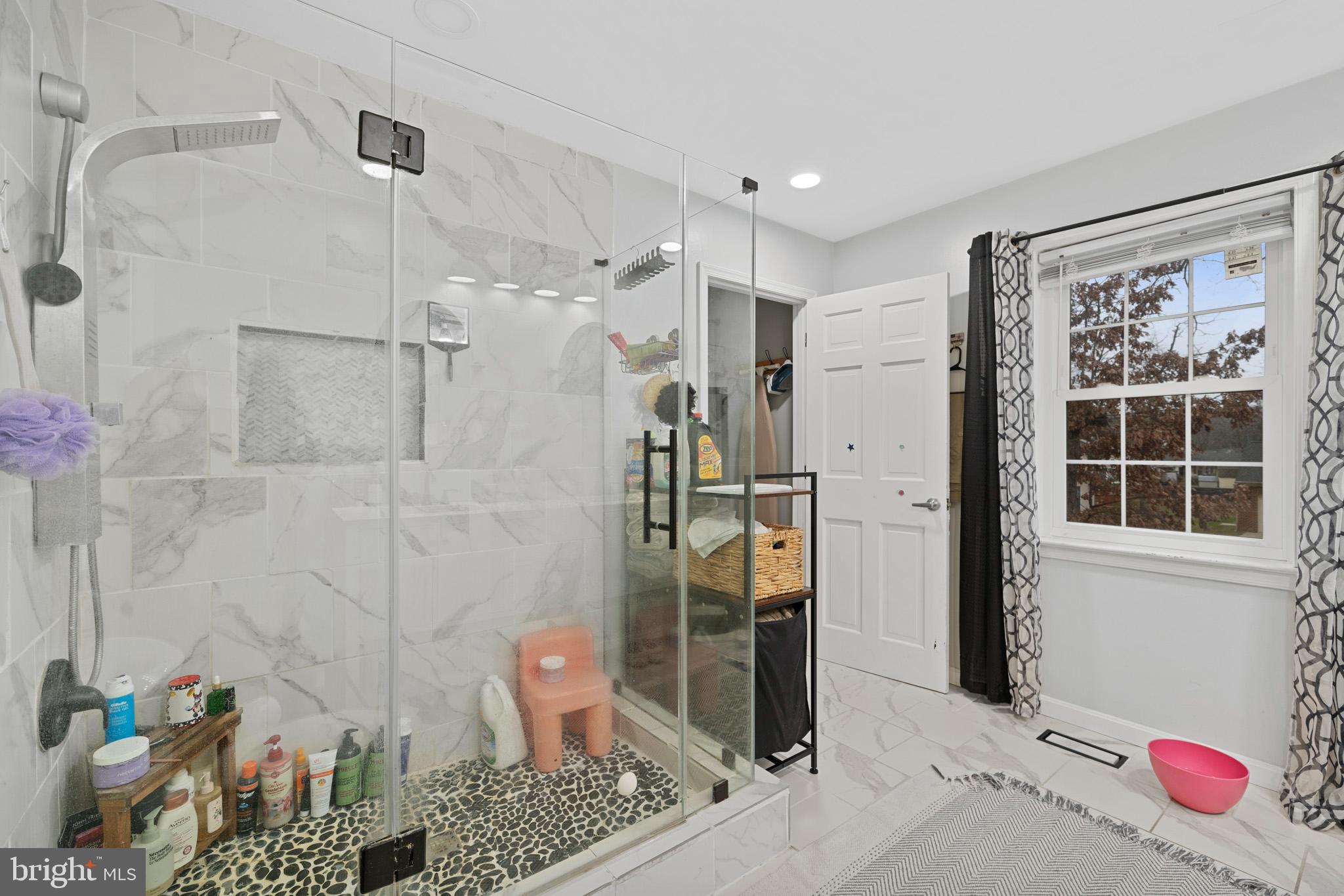 SENTRY WOODS/HUNTINGTON - Residential