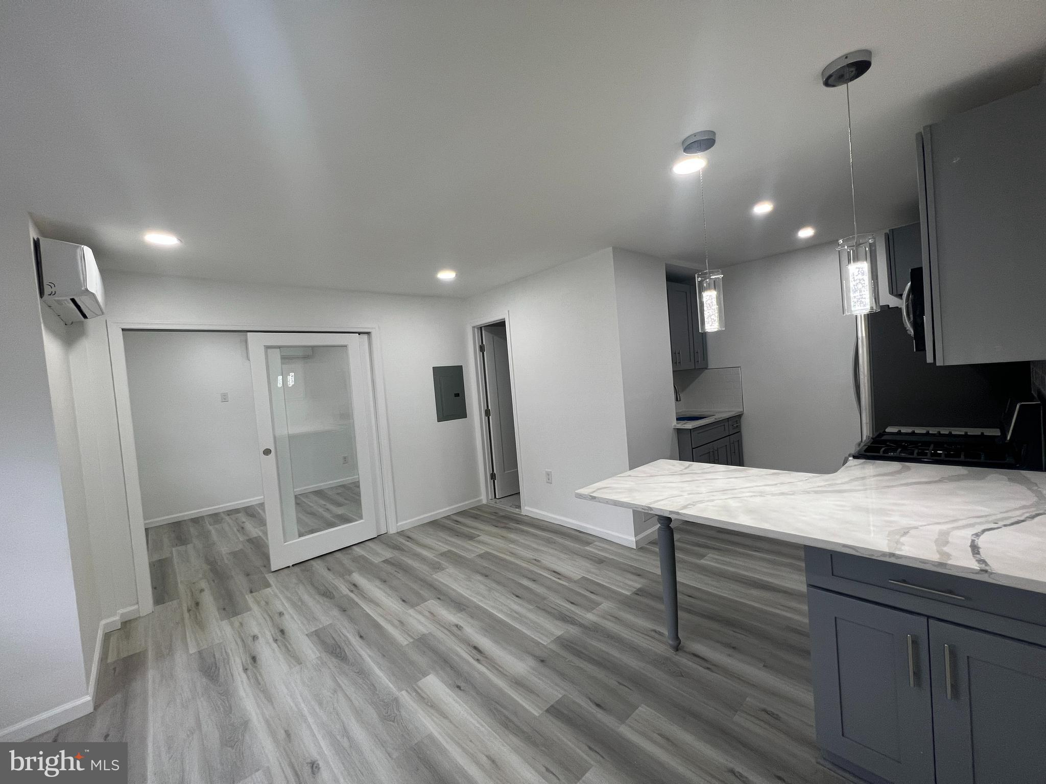 This is on the 1st floor with newly renovation, laminated Harwood floor, stainless steel appliances, Quartz countertop, spacious Livingroom, split central cooling and heating. washer/dryer in the building. not pets. Great location at Bella Vista Neighbour, restaurants, shops and parks nearby. Available immediately.