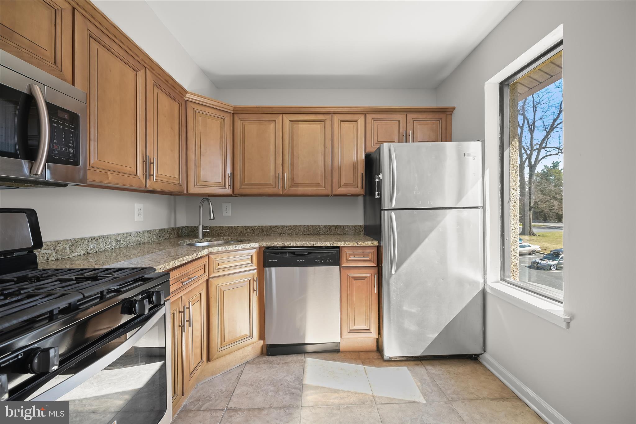 SHADOW OAKS - Residential