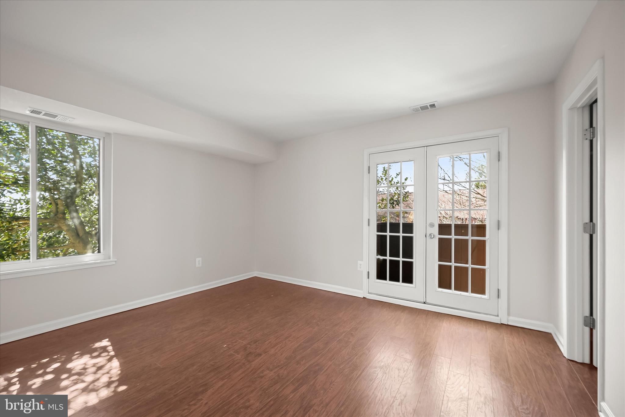 SHADOW OAKS - Residential