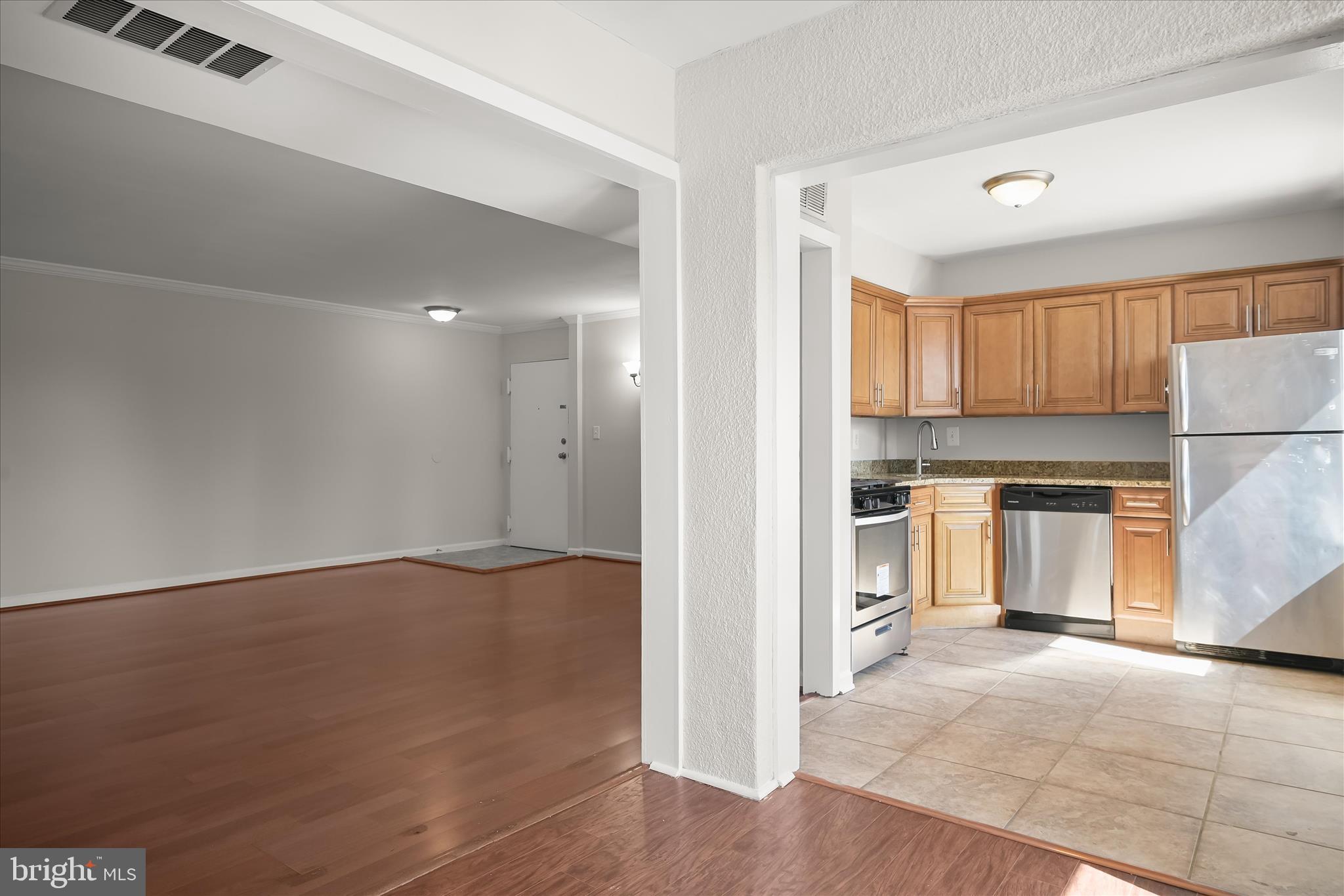 SHADOW OAKS - Residential