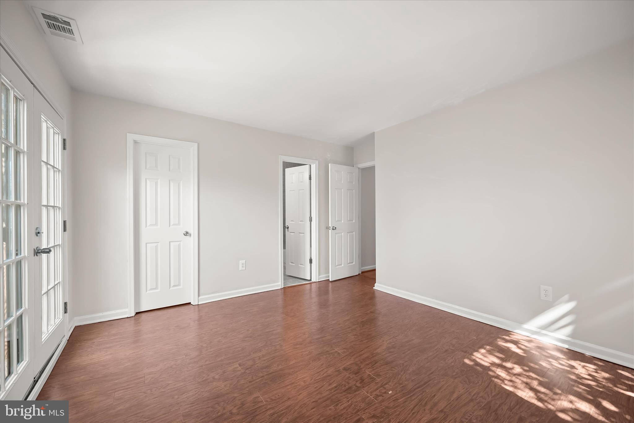 SHADOW OAKS - Residential