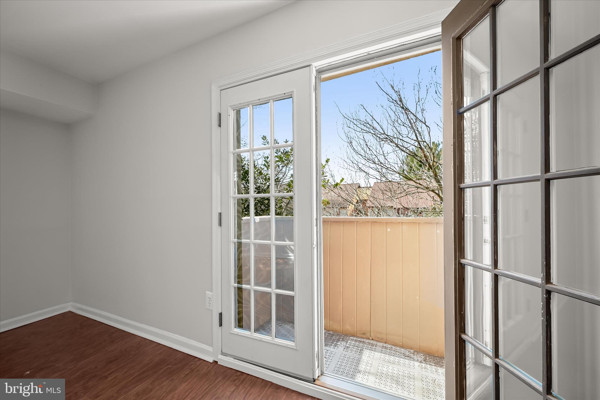 SHADOW OAKS - Residential