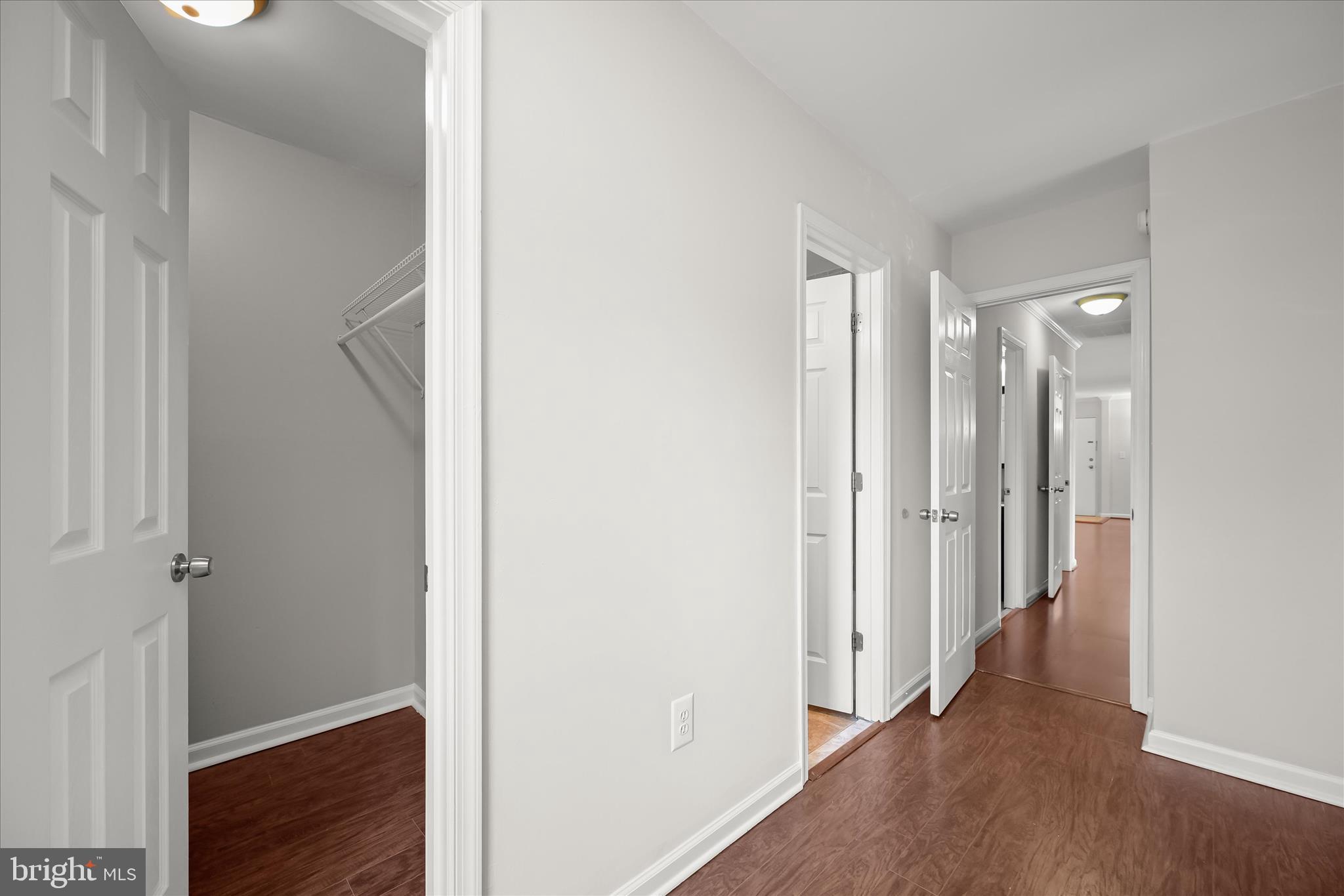 SHADOW OAKS - Residential