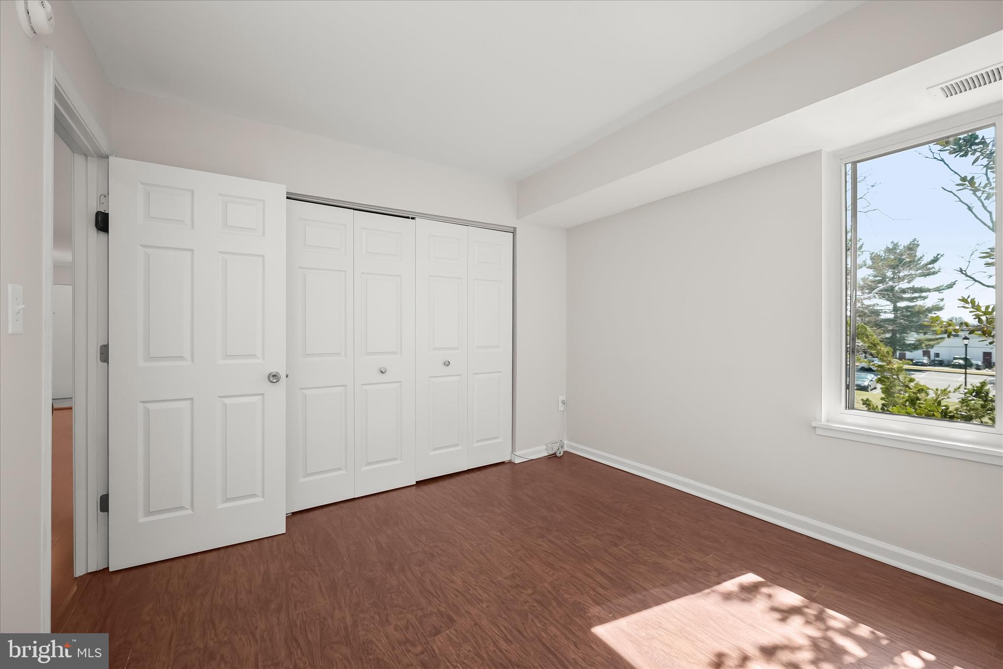 SHADOW OAKS - Residential