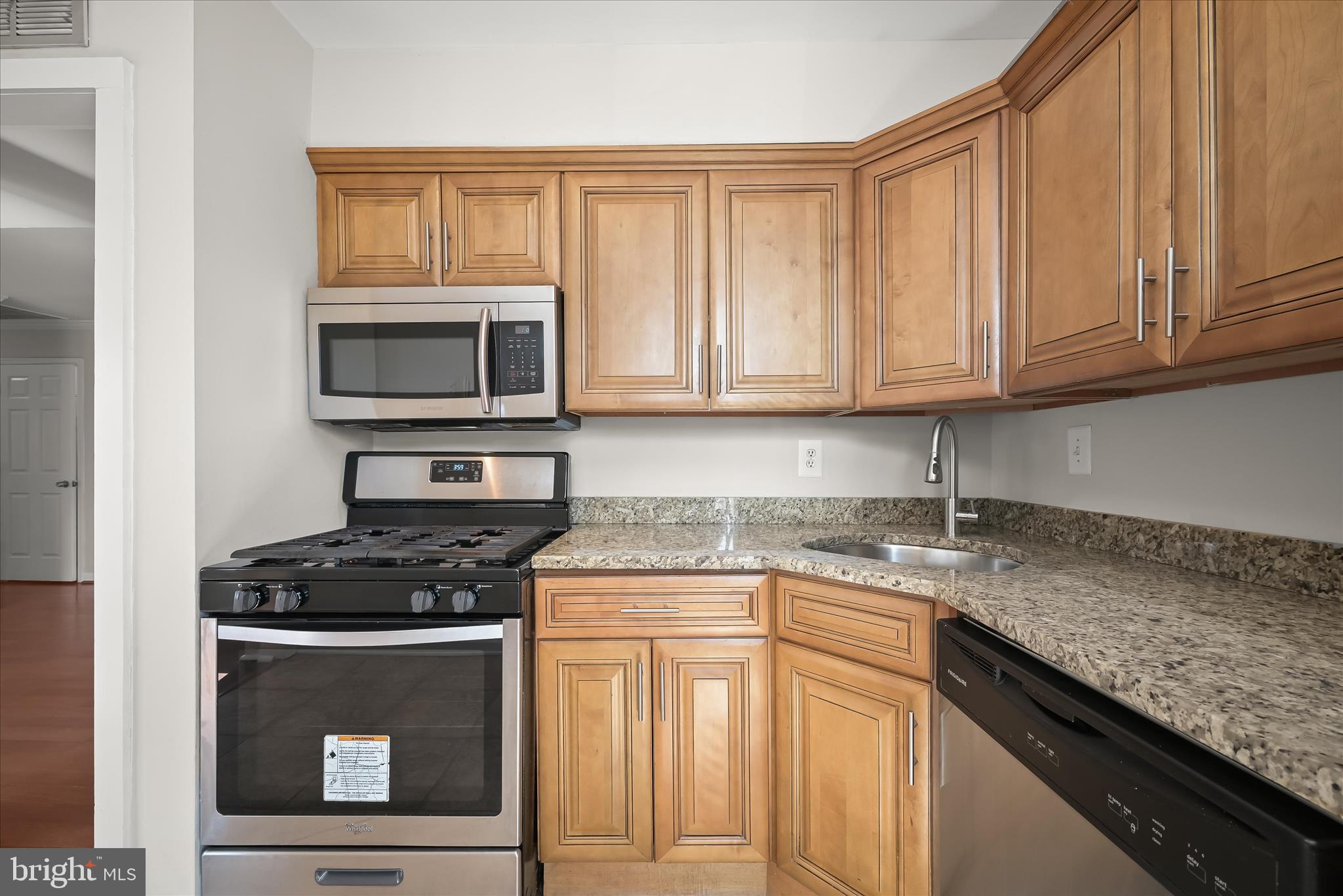 SHADOW OAKS - Residential