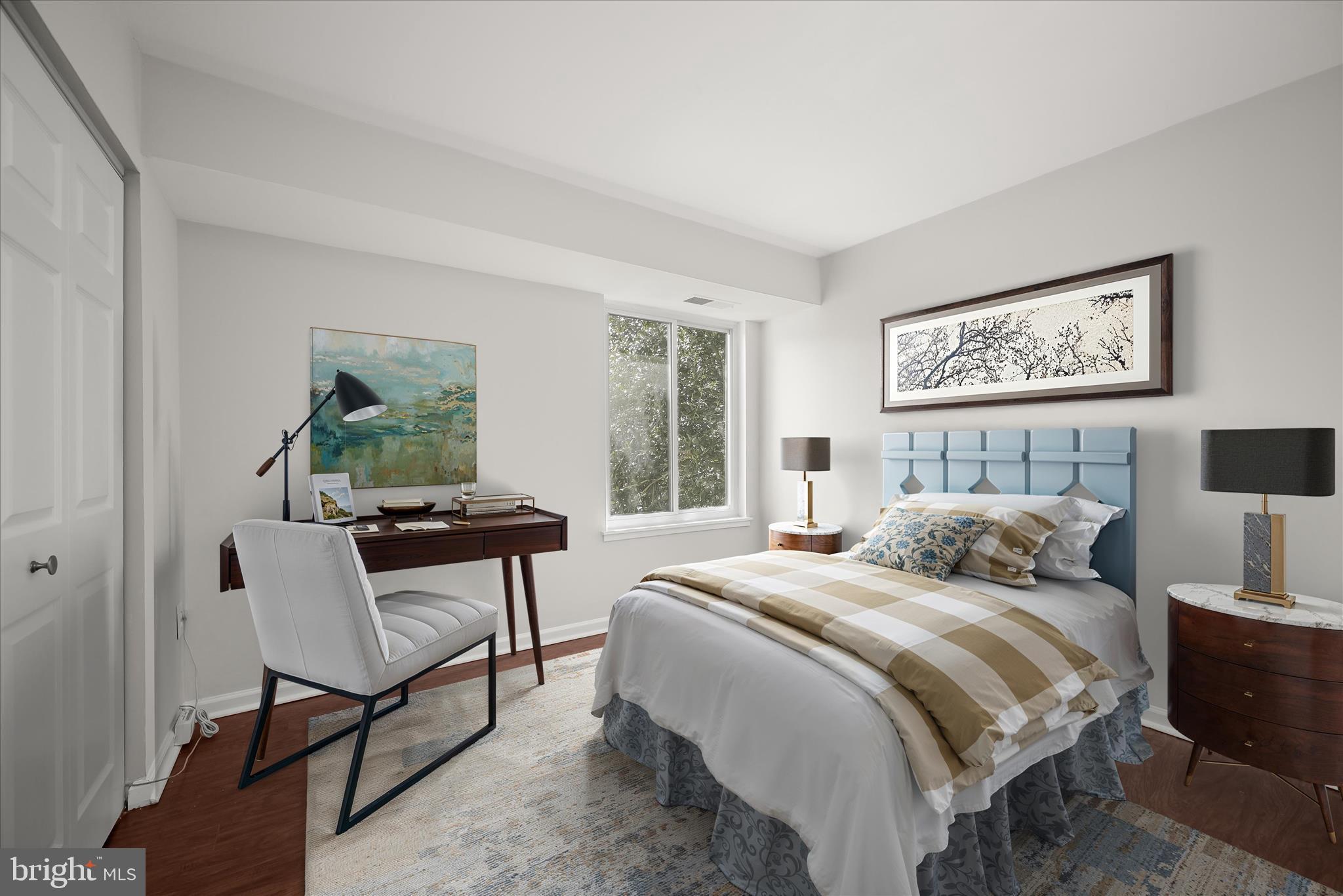 SHADOW OAKS - Residential