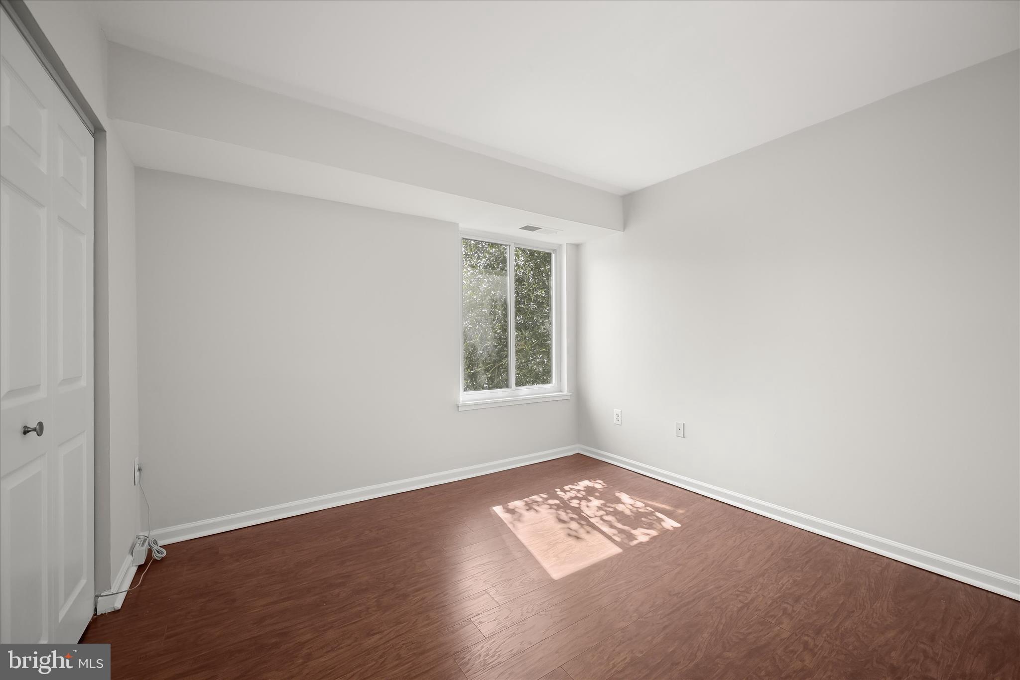 SHADOW OAKS - Residential