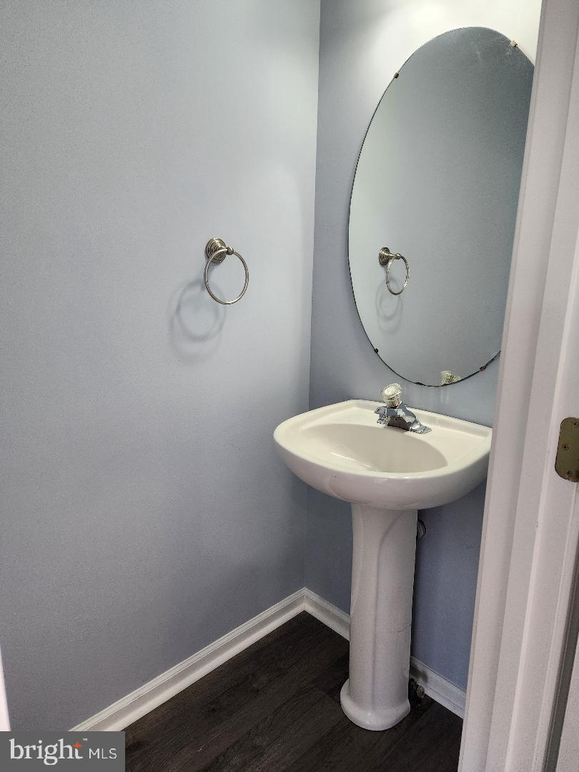 COLONIAL HILLS - Residential