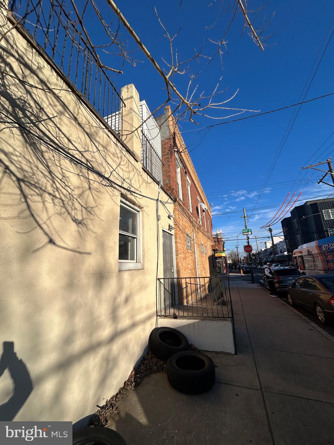 POINT BREEZE - Residential Income