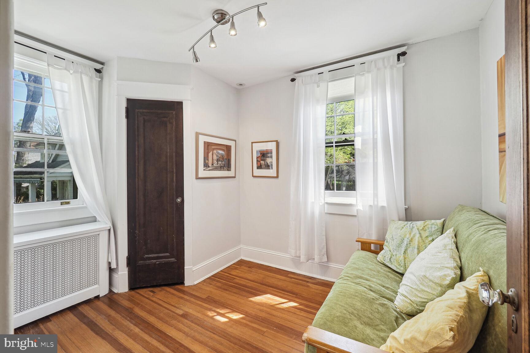 CHEVY CHASE - Residential