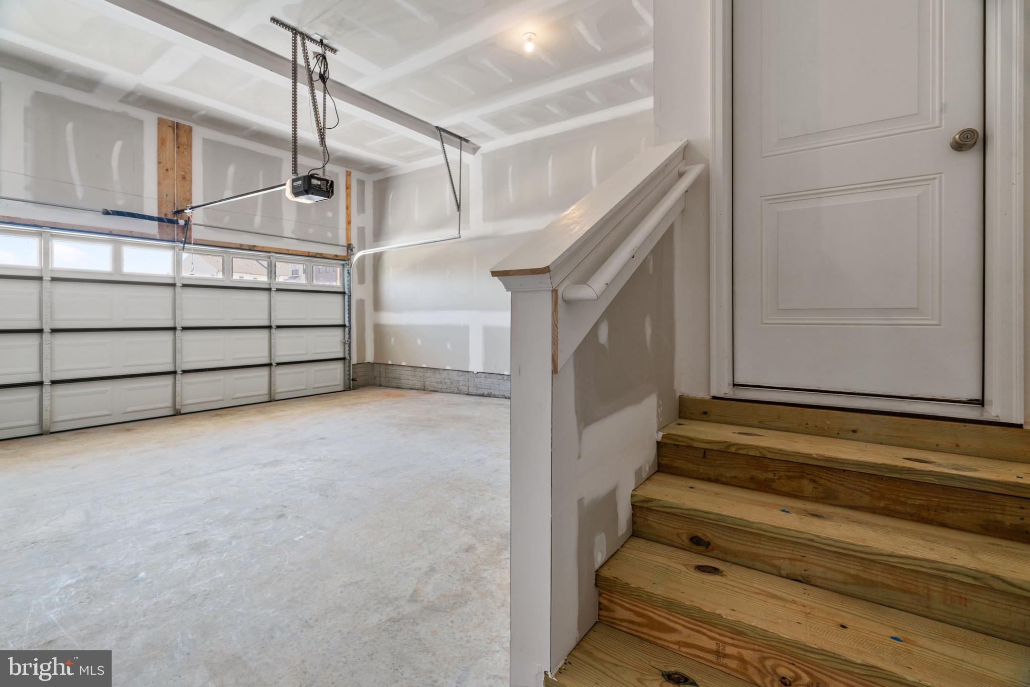 CREEKSIDE ESTATES - Residential