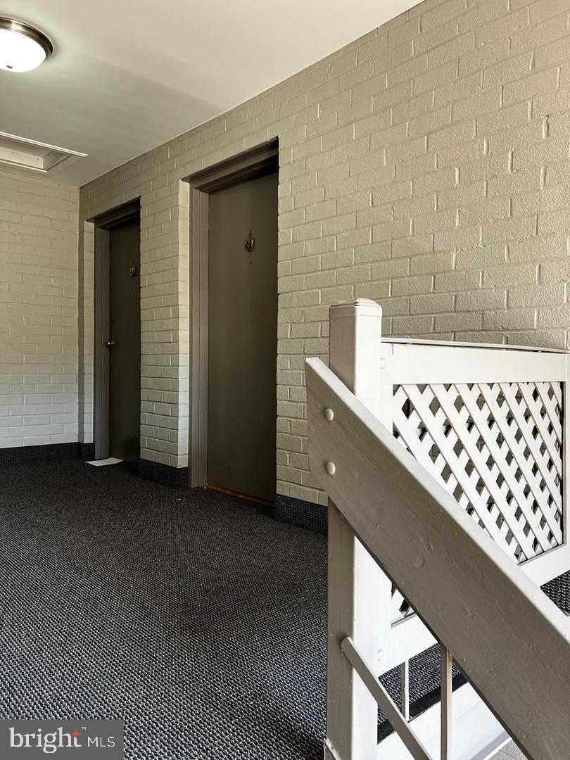 VALLEY PARK CONDOMINIUMS - Residential Lease