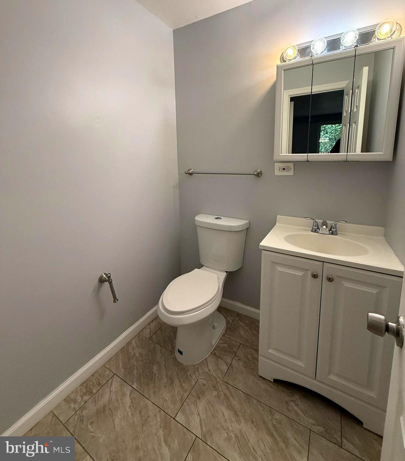 VALLEY PARK CONDOMINIUMS - Residential Lease